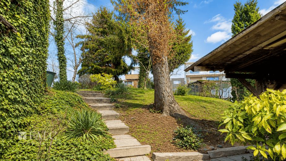 Spełniaj marzenia mieszkaniowe: przestronna działka (846 m²) o historycznym charakterze – Garten