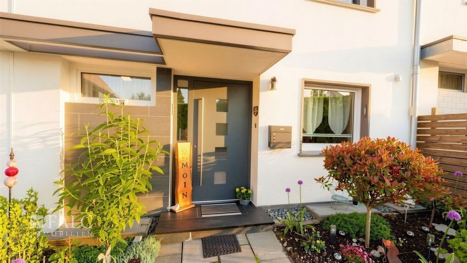 Familienfreundliches Wohnen in ruhiger Lage - gepflegtes Reihenmittelhaus mit zahlreichen Modernisierungen – Außenansicht