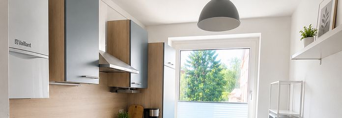 Appartement modernisé de 2 pièces avec balcon orienté sud et accès partagé au jardin à Hamm Nord – Küche