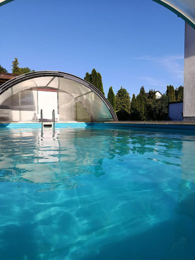 Zweifamilienhaus in Toplage, Ruheoase mit Pool am Stadtrand von Friedberg/Augsburg, Hochzoll – Pool mit Freisitz