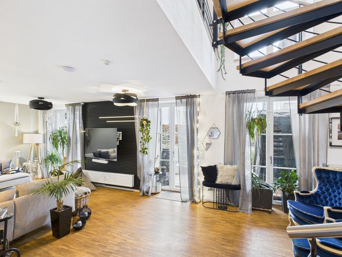 Wohnzimmer m. Gartenzugang(EG)