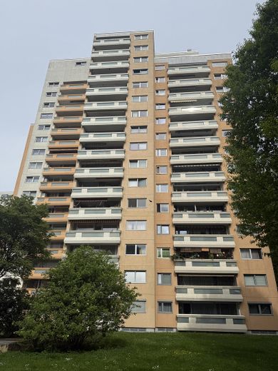 Nad dachami Frankfurtu: mieszkanie 2-pokojowe na 15. piętrze z widokiem na panoramę miasta i balkonem – Zdjęcie 14