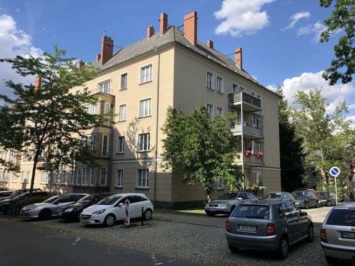 *** Großzügige 3-Zimmer mit Balkon, Laminat und Wannenbad in sehr schöner Lage! *** – Foto 1