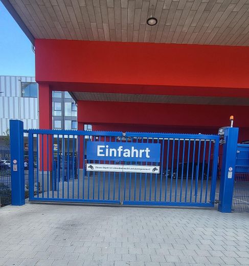 52m² STORAGE AREA IN TOP TRANSPORT LOCATION. COMMISSION FREE – Foto 1