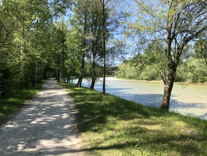 Hochparterre mit ca. 85 m² plus Gartenanteil – barrierearm wohnen zwischen Isar und Alpen – Isar Radweg