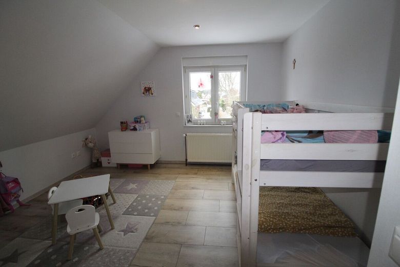 Exzellentes Einfamilienhaus in Top Lage von Cuxhaven-Sahlenburg, Carport und Wohnmobil-Stellplatz – 16 - Kinderzimmer