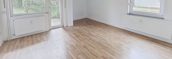 Helle 2-Zimmer-Whg. mit TERRASSE und Wannenbad – Ansicht I: Wohn- und Esszimmer