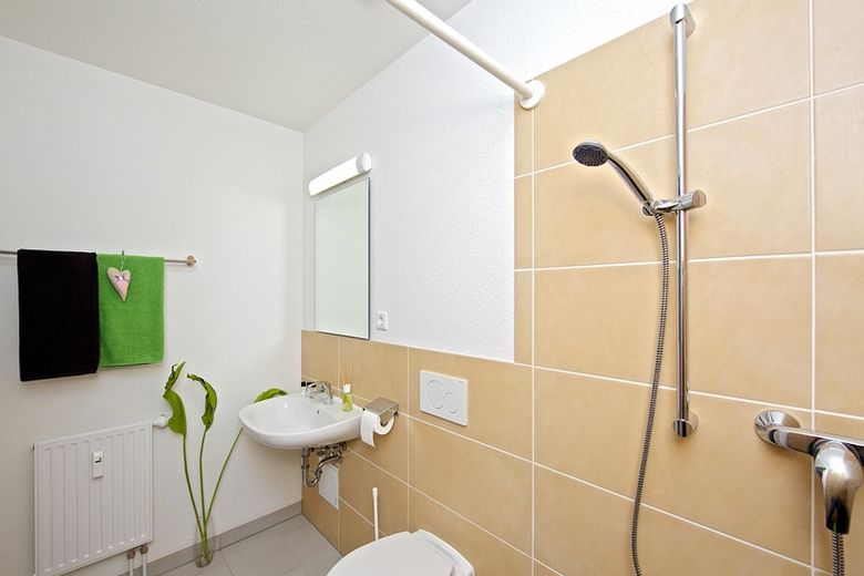 Azubi`s, Studenten, Schüler aufgepasst....freie Zimmer in Apartments zu vermieten! – Bsp. Bad