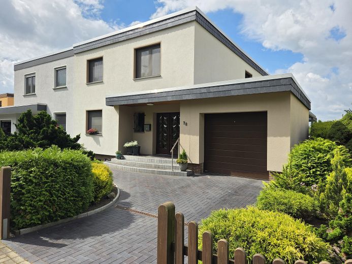 Hausansicht von vorne