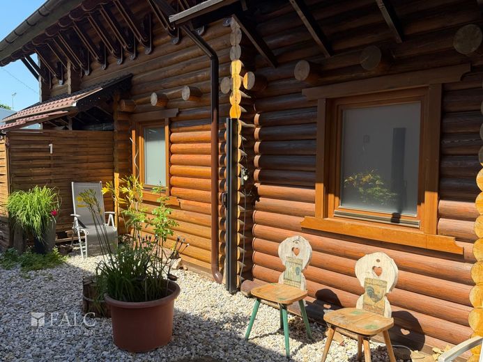 Drei Konzepte, ein Grundstück: Gastronomie, Eventlocation und Zimmervermietung – Eingangsbereich zur Sauna