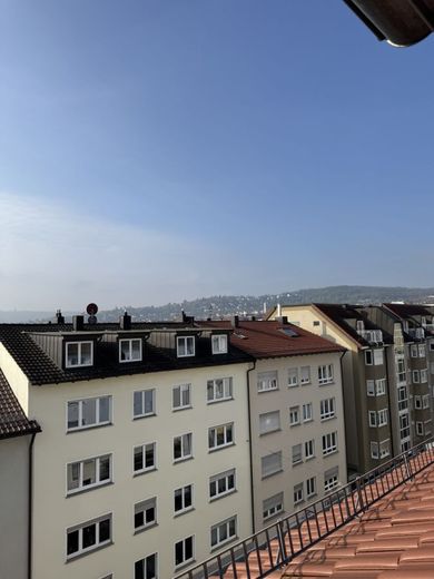 Zwei Wohnungen, ein Deal — Dachgeschossensemble im Herzen von Stuttgart‑West – Blick Whg. 2