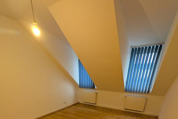 2,5-Zimmer-DG-Wohnung mit Einbauküche in zentraler Lage von Wiesbaden