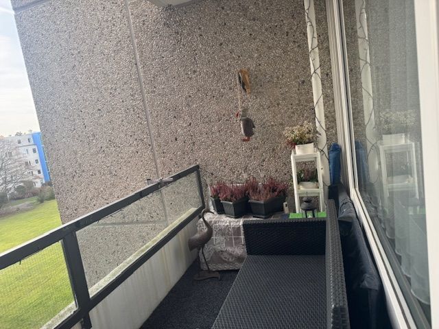 Kapitalanlage: Gut geschnittene Dreizimmerwohnung mit Loggia und Tiefgaragenstellplatz in Celle – Loggia