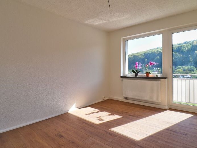 Platz zum Träumen: Helle 3-Raum-Wohnung mit Balkon in Großbodungen! – Foto 1