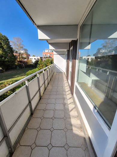 Sonnige 3-Zi.-Whg. mit großem Balkon in Trudering, sehr gepflegte grüne Anlage. Provisionsfrei – BALKON2