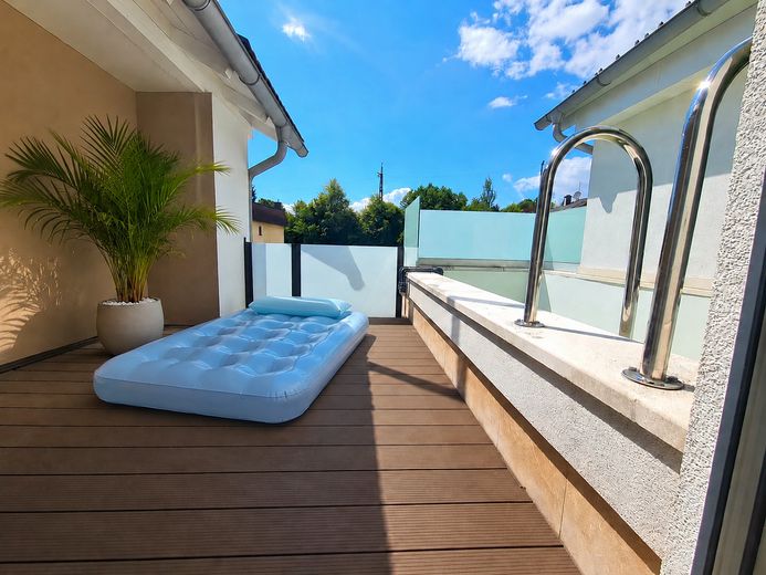Casa nella casa con piscina, terrazza sul tetto e ascensore privato - Traunstein – Private Poolterrasse