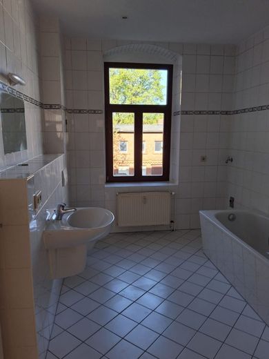 Wohnen im grünen schöne  2-R-Whg. in MD.-Sudenburg   1.OGca.57,43 m2 san. Altbau  zu vermieten ! – Bad