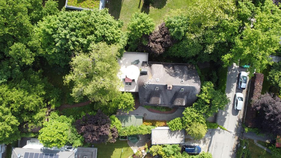 Blick auf das Haus mit Garten