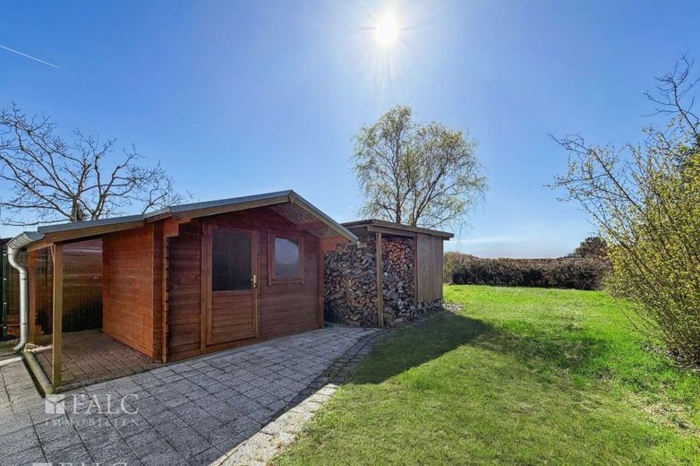 *Verk.* Attraktive Doppelhaushälfte in ruhiger Lage! – Gartenhaus (Holz inklusive)