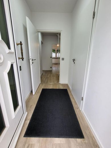 KERNSANIERTES RMH | CA. 170 m² WOHNFLÄCHE | AUFSTOCKUNG WIRD AKTUELL REALISIERT | PROVISIONSFREI – 162179