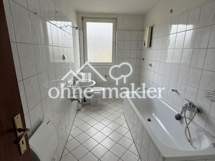 Frisch renovierte 3-Zimmer-Dachgeschosswohnung mit Tageslichtbad & Gästebad in Essen – Foto 1