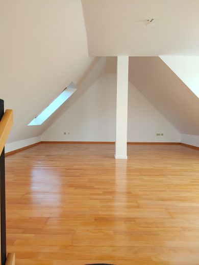 Top Maisonette-Wohnung mit 105 m² Wohnfläche und Balkon – Foto 5