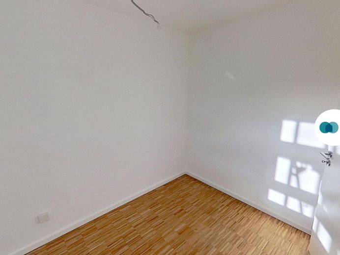 * شقة حصرية من 3 غرف مع مطبخ مجهز عالي الجودة وشرفة في موقع سكني مركزي وهادئ * – Ansicht II: Schlafzimmer II