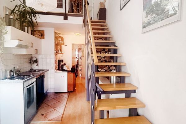 Duplex de 2 pièces avec loggia et espace nuit en mezzanine à Fribourg-Zähringen