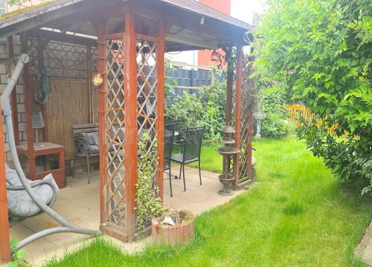 ++ TOP ANGEBOT ++ HELLES EIN - ZWEIFAMILIENHAUS MIT VIEL PLATZ UND VIELEN DETAILS! – WEITERE SONNENTERRASSE IM GARTEN!