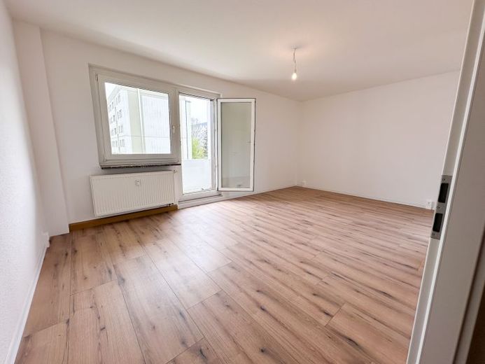 modernisiertes 1,5-Zimmer-Appartement inkl. EBK, Stellplatz und Süd-Balkon – Foto 1