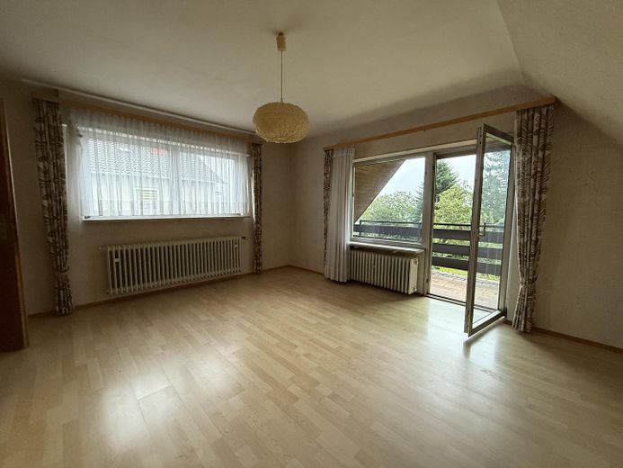 Schlafzimmer 1 mit Balkon DG