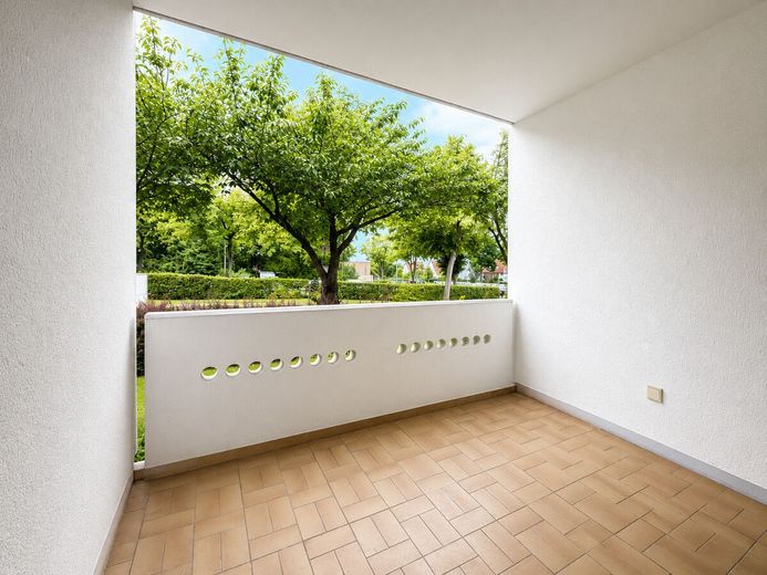 RESERVIERT! Zentral gelegene Erdgeschosswohnung mit Balkon, moderner Küche und renoviertem Bad – Loggia