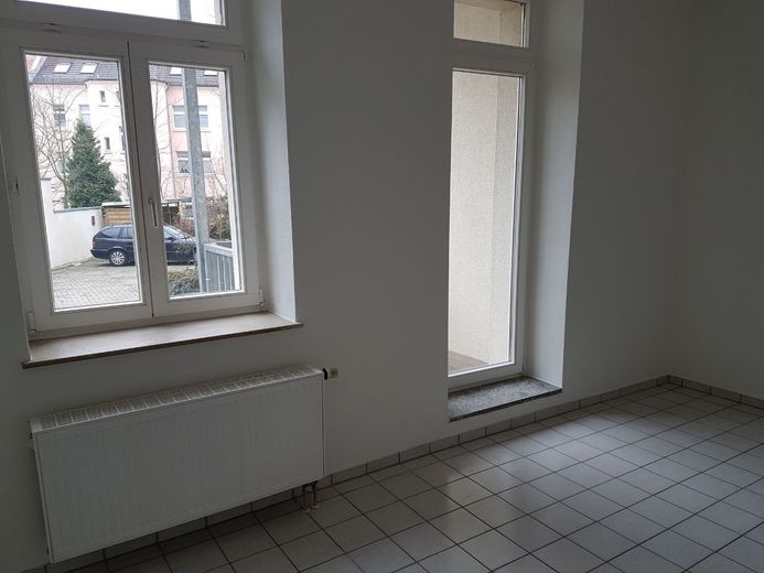 Bellissimo appartamento di 1,5 locali con balcone a Leipzig-Wahren – Küche mit Balkon