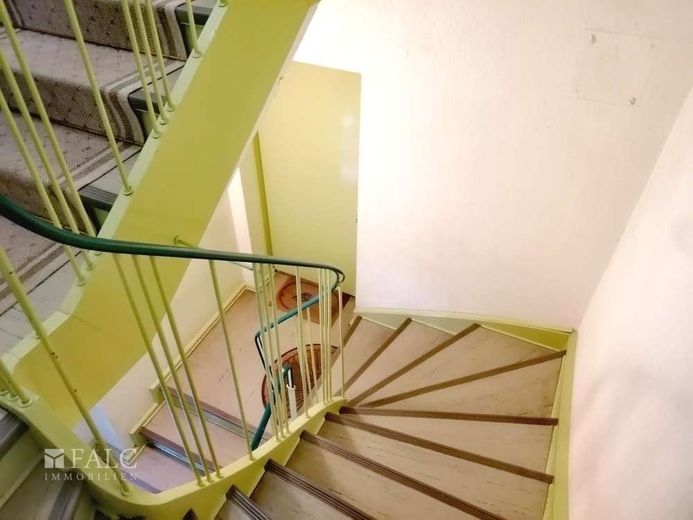 Selten, aber wahr - 2 Mehrfamilienhäuser auf exklusivem Wassergrundstück – Treppenhaus