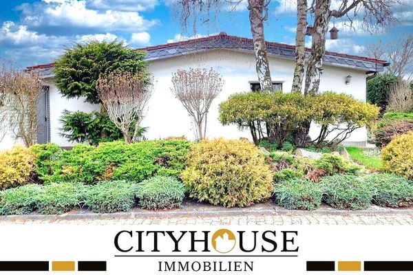 CITYHOUSE: Bungalow apto para familias en una zona residencial tranquila con gran jardín, sótano y garaje