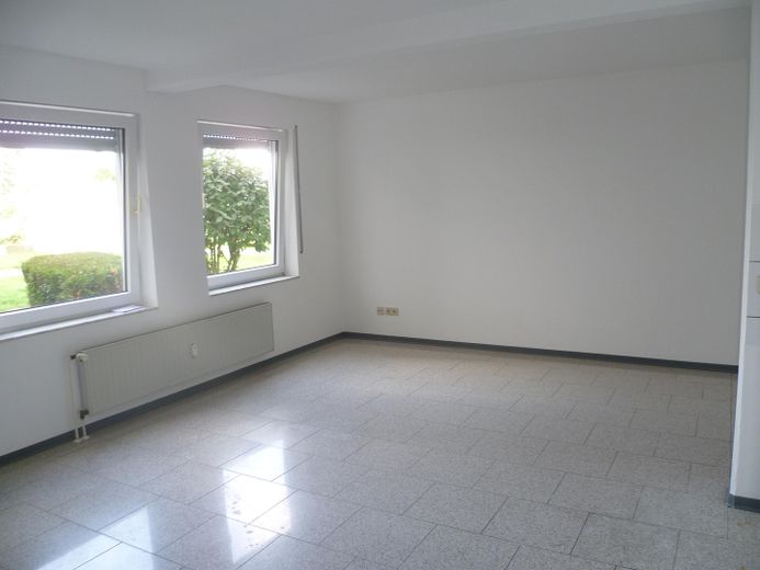 Preisreduzierung Wohnportfolio bei Köln €4,90 Mio. | 5,1 % Bruttorendite | Köln Umland – Leere Wohnung / Beispiel 2