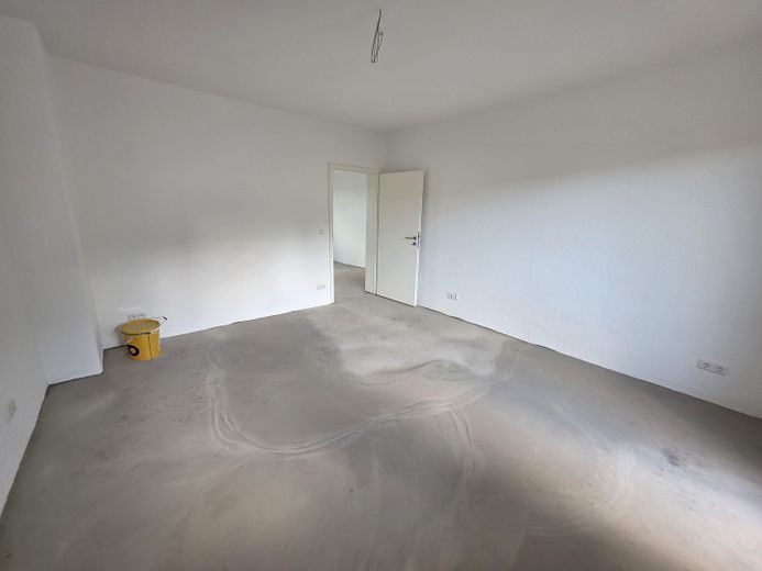 2,5 Raum Citylage, Erstbezug nach Sanierung, Balkon, Bad: Wanne + Dusche + Fenster, Dämmung – Schlafzimmer