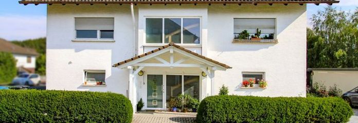 Großzügige 3 Zimmer- Erdgeschosswohnung mit Terrasse im Lahntal
