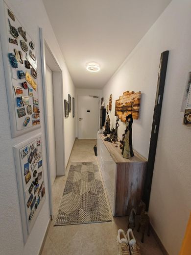 Hervorragende Kapitalanlage mit sehr guter Rendite – Flur