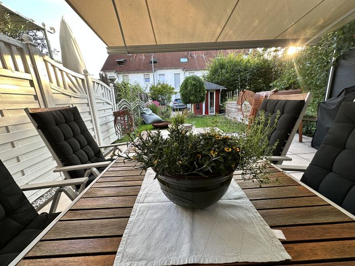 Ein Reihenhaus in Bensheim mit Platz für die ganze Familie – Blick Terasse
