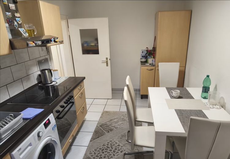 Charmante 2,5-Zimmer Wohnung mit Stadtblick in Essen-Stadtmitte – Küche
