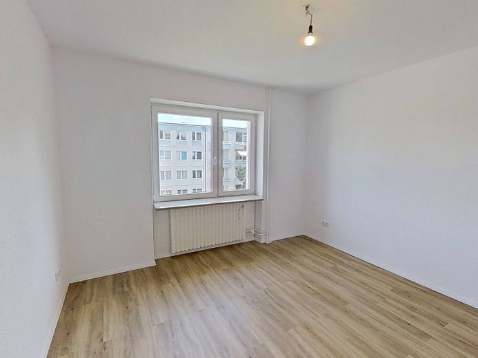 Moderne 3-Zi.-Whg. mit BALKON und EBK in fußläufiger Nähe zum Eiderufer – Ansicht I: Schlafzimmer I