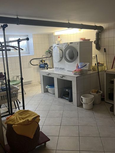 Waschmaschine/Trockner (UG)