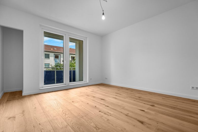 Modern saniert, zentral gelegen: Ihr neues Zuhause in Bremen – Wohnzimmer
