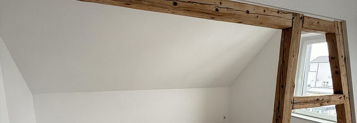 Schöne große Maisonette-Wohnung im 2-Parteien-Haus — 3 Zimmer + ausgebautes Dachgeschoss – Wohn- und Essbereich