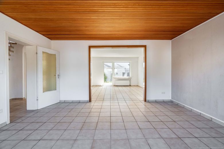 Viel Raum für Familie &amp; Ideen - Charmantes Haus mit Garten in Bonn-Niederholtorf – Wohnzimmer