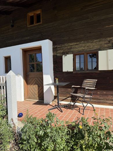 Cozy granny apartment in a unique setting at a fixed price – Der Sitzbereich