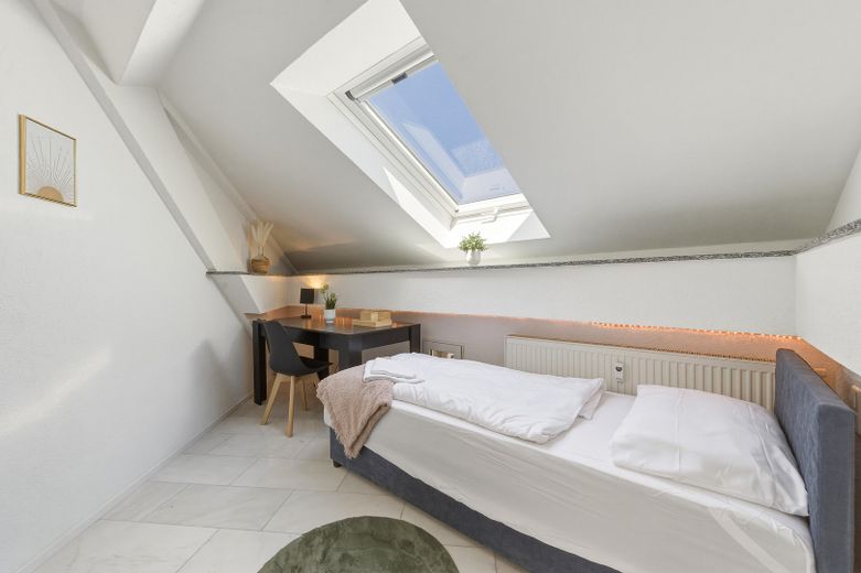 Charmante 4,5-Zimmer Dachgeschosswohnung – Schlafzimmer 3