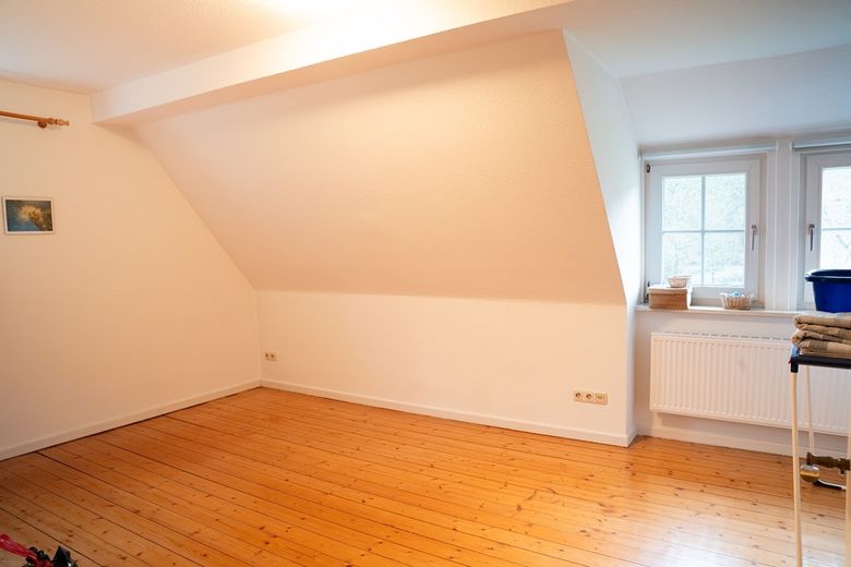 Waldrand‑Forsthaus mit Einliegerwohnung, Scheune & 5.920 m² Grundstück – Effizienzklasse B – Foto 22