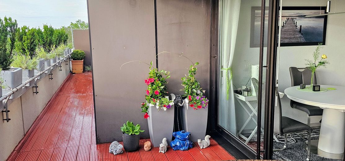 Zentrumsnahe, hochwertige, helle und ruhige 2 Zimmer Penthouse - Wohnung mit Aufzug – Balkon
